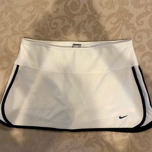 Nike Dri Fit Sz Medium athletic skirt